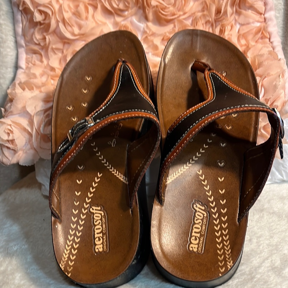 Aerosoft  Brown/Black sandals